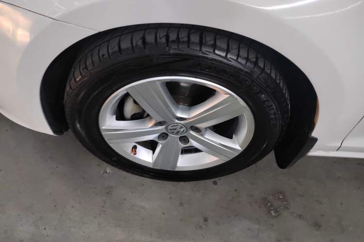 Used Volkswagen Golf 2016 230TSI Automatic Comfort Version
