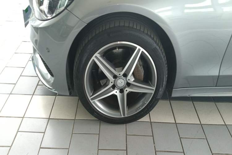 Used Mercedes-Benz C-Class 2015 C 200 station wagon
