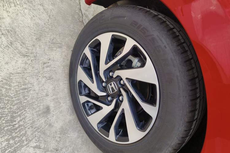 Used Honda Civic 2016 220TURBO CVT Luxury Edition
