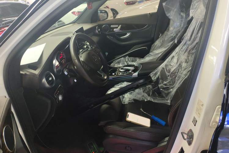 Used Mercedes-Benz GLC 2019 Facelift GLC 260 L 4MATIC Luxury Model
