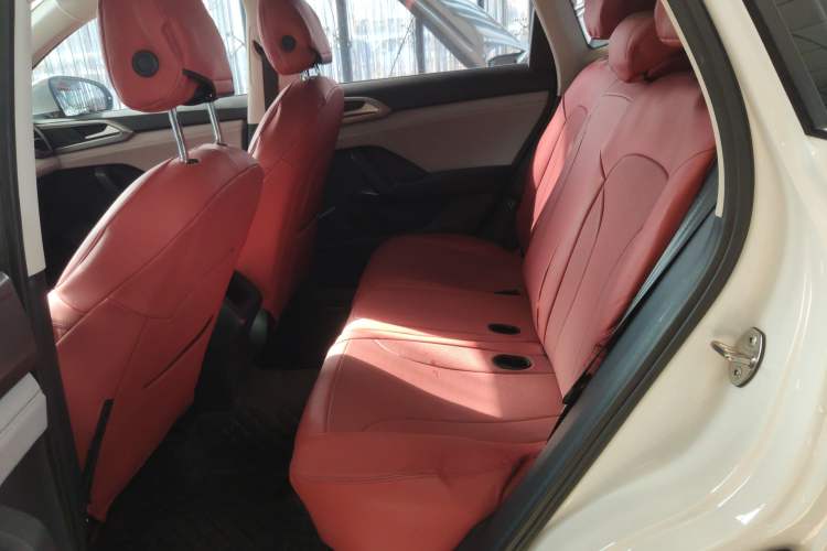 Used Volkswagen Tharu 2023 300TSI Two-Wheel-Drive Crescent Edition
