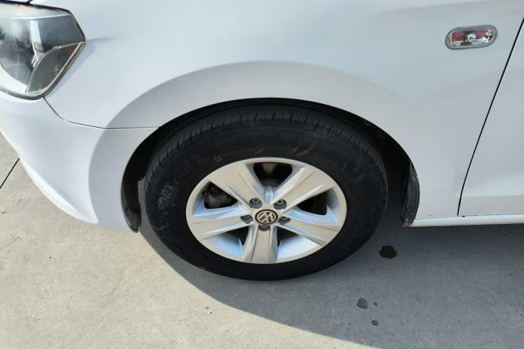 Used Volkswagen Jetta 2015 1.6L Manual Fashion Edition
