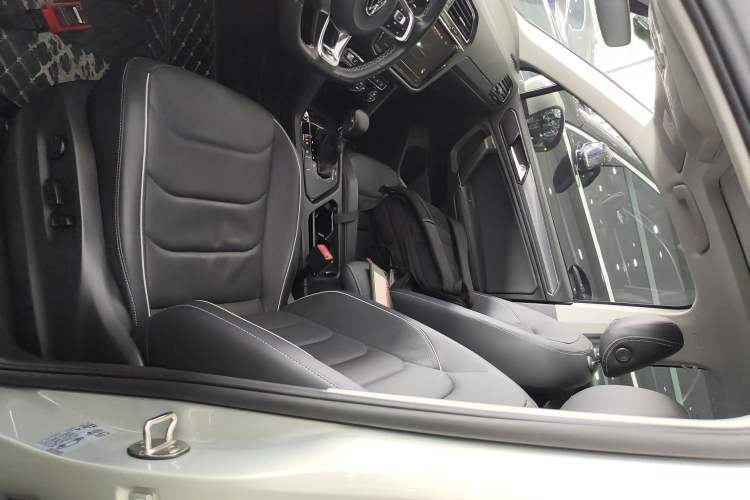 Used Volkswagen Tiguan L 2021 330TSI Automatic Two-Wheel Drive R-Line Flagship Edition
