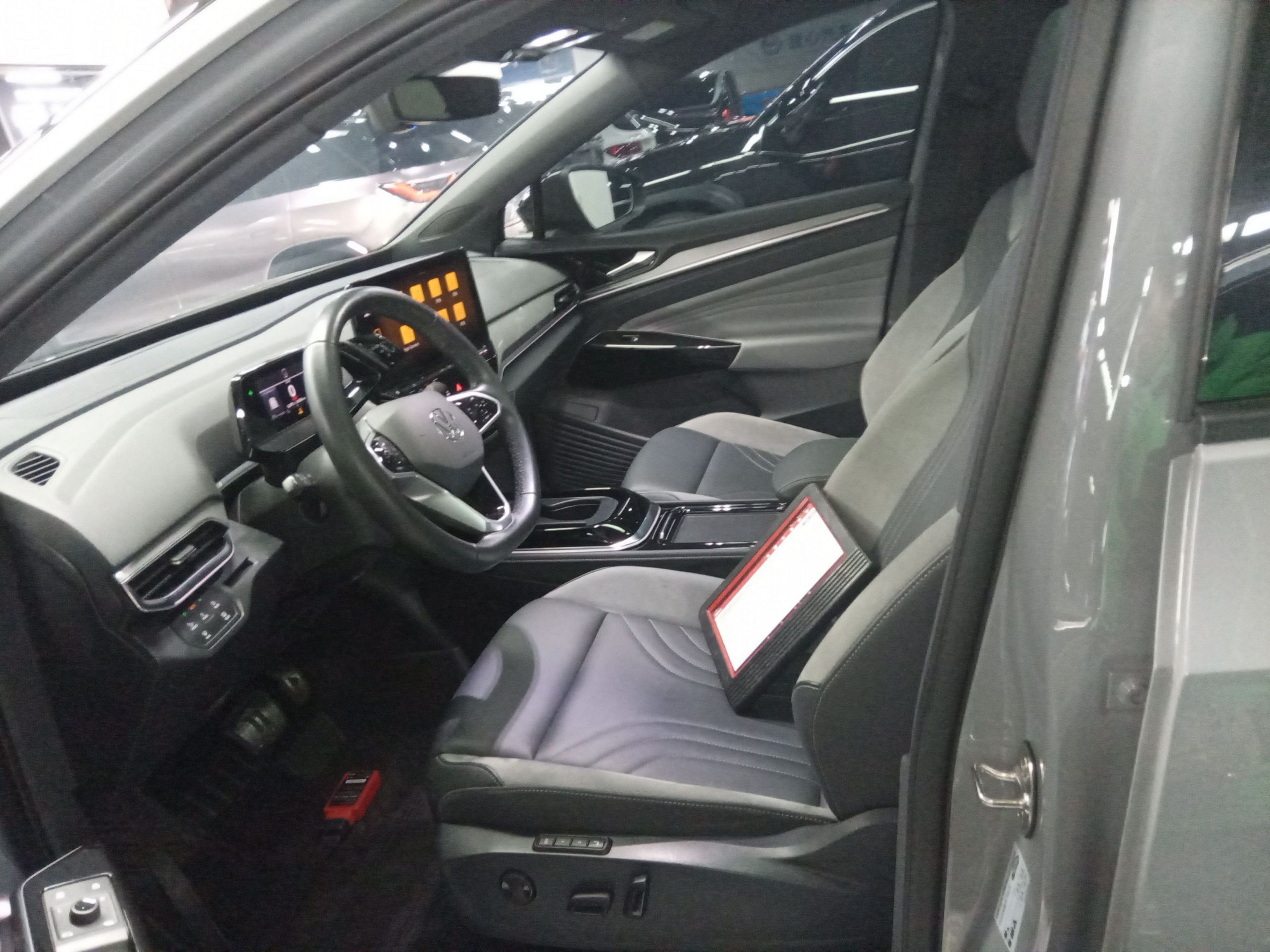 Переднее сиденье в автомобиле