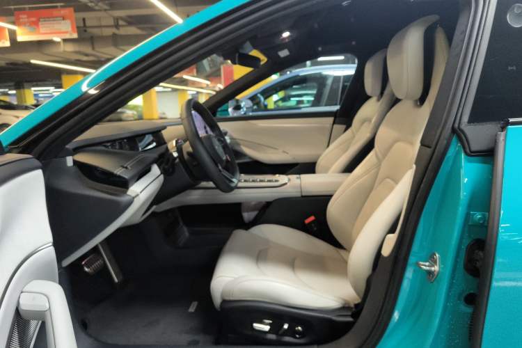 Used  SU7 2024 Four-Wheel Drive Ultra-Long Range Advanced Intelligent Driving Max Edition
