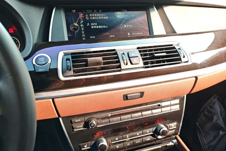 Used BMW 5 Series GT 2015 528i Leading Model