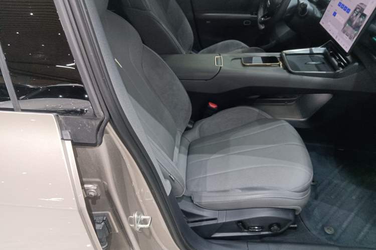 Used Lynk & Co 07 2024 EM-P 126 Long-Range Ultra
