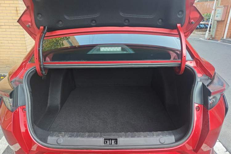 Used Dongfeng Aeolus Yixuan 2022 230T Automatic Adaptive-Beam Knight Edition