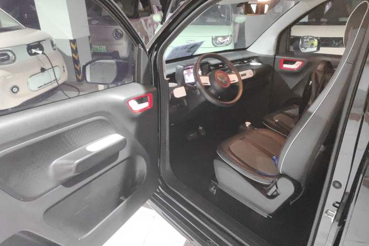 Used Wuling Hongguang MINIEV 2022 GAMEBOY 300km Enthusiast Model with Lithium Iron Phosphate
