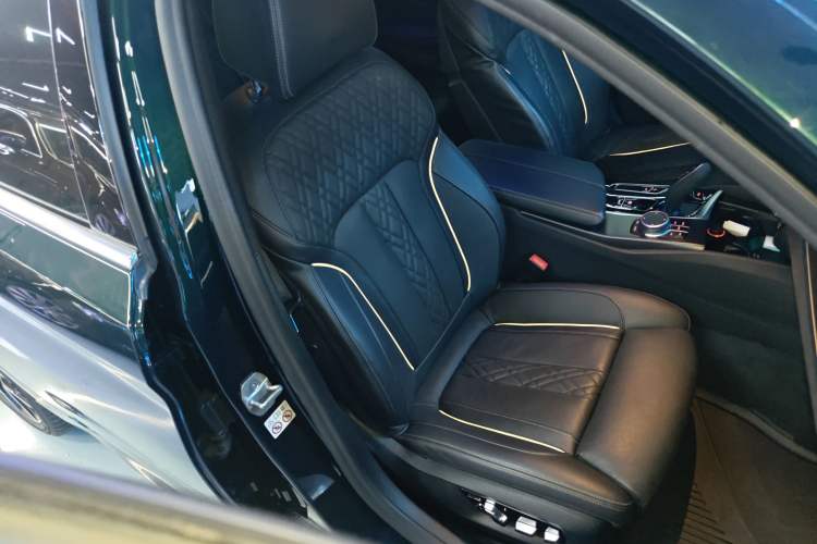 Used BMW 5 Series (Import) 2021 540i Sport Line M Sport Package
