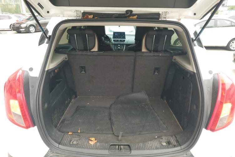 Used Buick Encore 2015 1.4T Automatic Two-Wheel Drive Urban Elite Version
