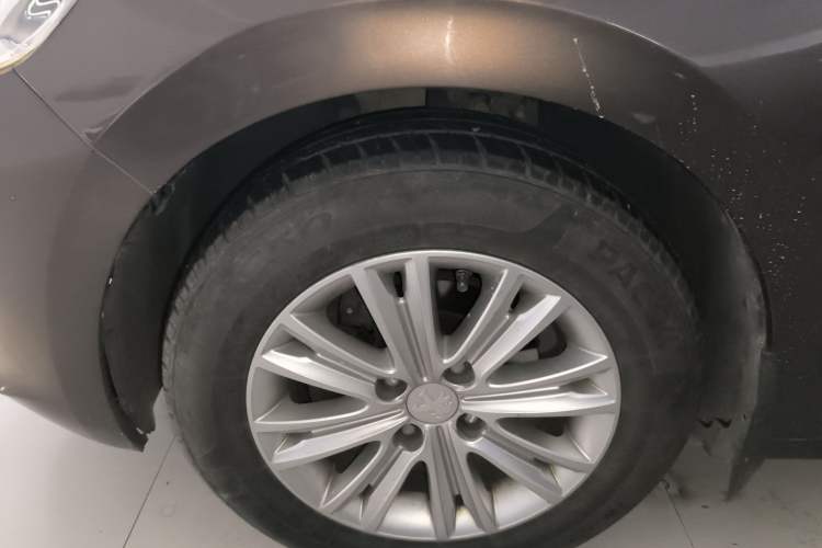 Used Peugeot 301 2014 1.6L Manual Luxury Edition
