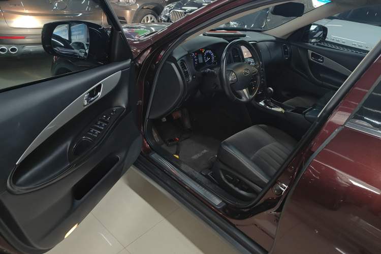 Used Infiniti QX50 2015 2.5L Comfort Edition