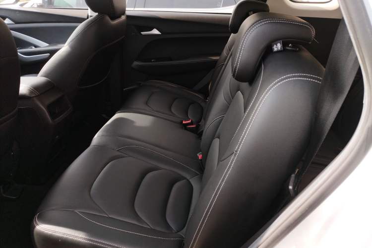 Used Baojun 530 2021 Global Car Anniversary Edition 1.5T Manual Luxury Model 7 Seats