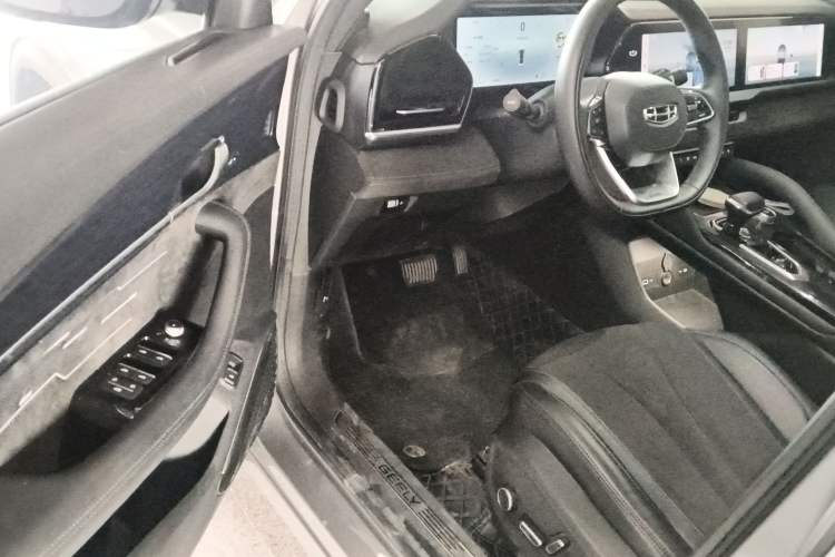 Used Geely Auto Monjaro L 2024 2.0TD High-Power Automatic Two-Wheel Drive Skyline Edition