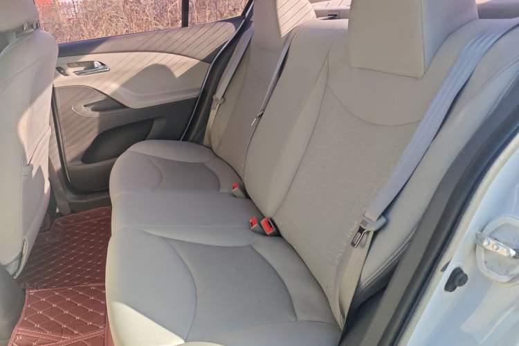 Used Chevrolet Sail 2015 Sail 3 1.5L AMT Happiness Sunroof Edition
