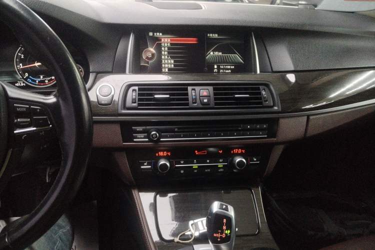 Used BMW 5 Series 2014 525Li Luxury Design Package
