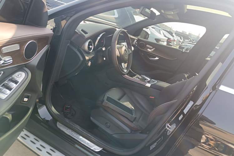 Used Mercedes-Benz GLC 2018 GLC 300 4MATIC Sport Edition
