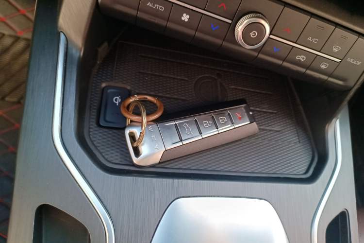 Used Wey VV6 2018 2.0T Two-Wheel Drive Flagship Version China V Standard
