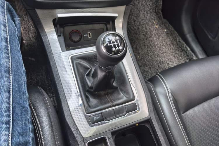 Used Roewe RX5 2016 20T Two-Wheel Drive Manual Flagship Edition
