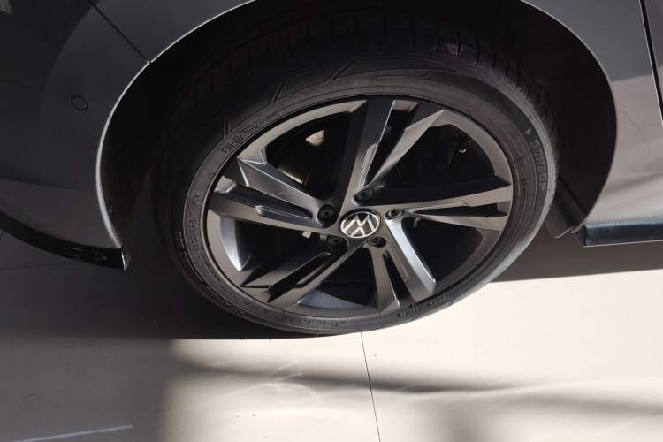 Used Volkswagen Golf 2023 Facelift 280TSI DSG R-Line