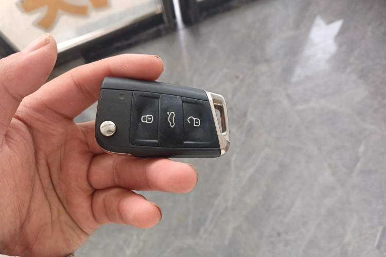 Used Volkswagen Tiguan L 2018 Revised Version 330TSI Automatic Two-Wheel Drive Comfort Edition
