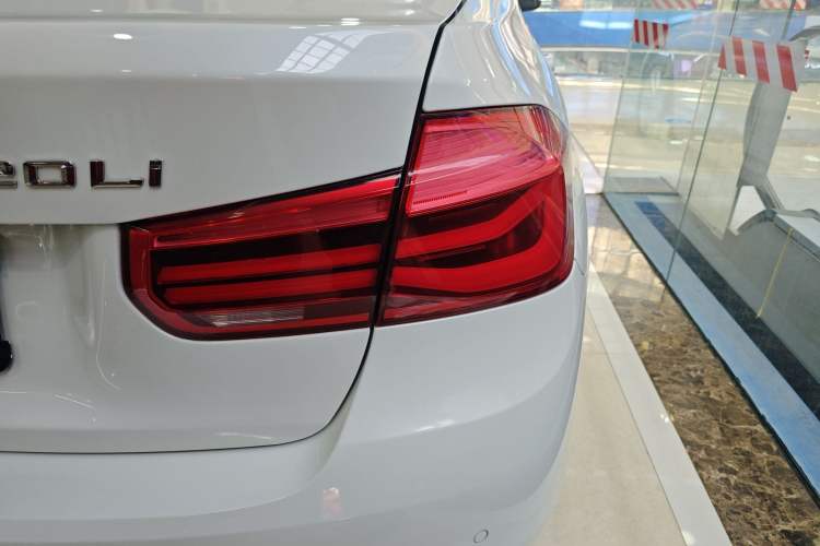 Used BMW 3 Series 2017 320Li Fashion Model
