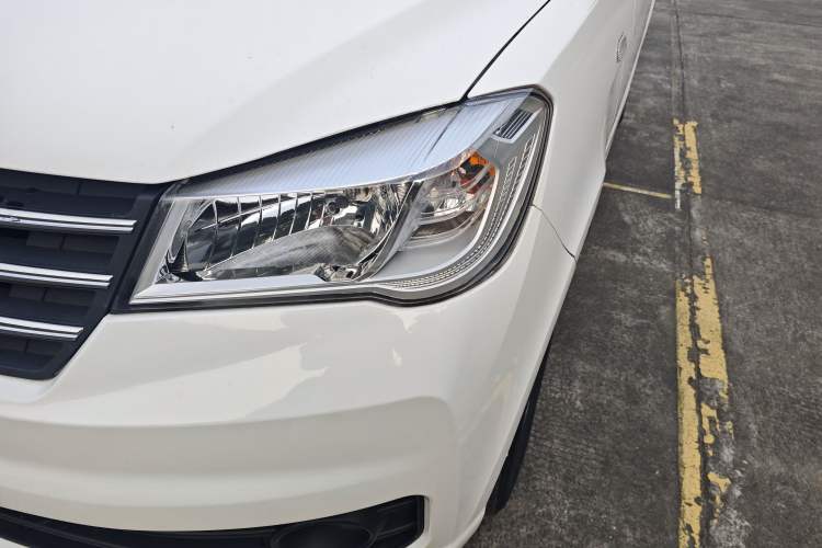 Used Dongfeng Fengon 330 2019 1.5L Manual Practical II China VI