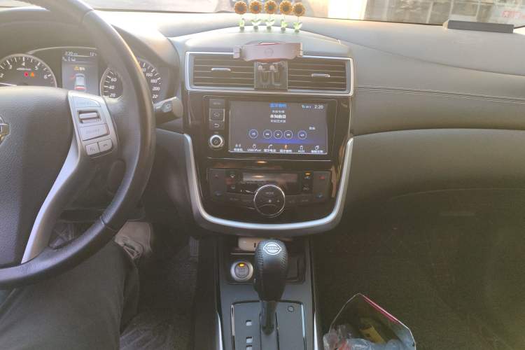 Used Nissan Tiida 2016 1.6L CVT ZhiZun Edition
