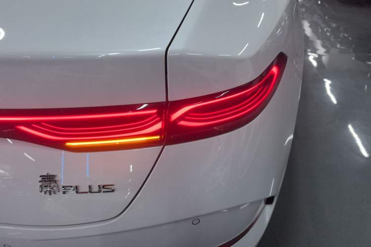 Used BYD Qin PLUS 2025 DM-i Smart Drive 55KM Leading Model
