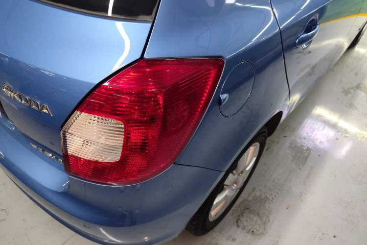 Used Skoda Fabia 2014 1.4L Automatic Crystal Edition
