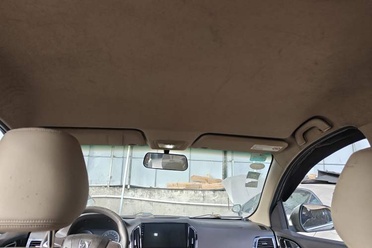 Used Baojun 730 2014 1.5L manual Comfort version 7 seats