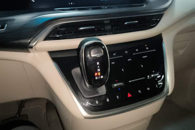 Used Buick GL8 2020 ES Land Cruiser 653T Comfort Edition