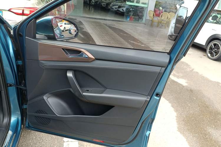 Used Volkswagen Tharu 2020 280TSI Two-Wheel Drive Luxury Plus Version China VI Standard
