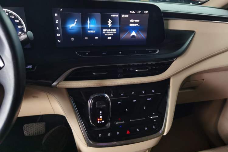 Used Buick GL8 2022 ES Landtrek 653T Luxury Edition
