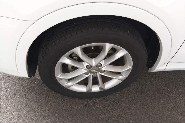 Used Audi Q3 2016 30 TFSI Collector's Edition Comfort Model
