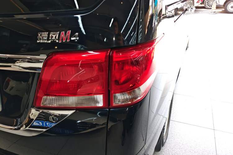 Used  M4 2019 Business Series 2.0L Manual - China VI Standard