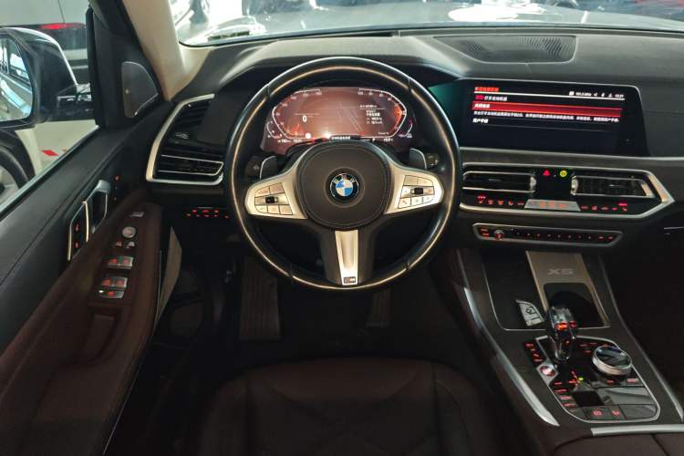 Used BMW X5 2022 Restyled xDrive 30Li Luxury Version M Sport Package