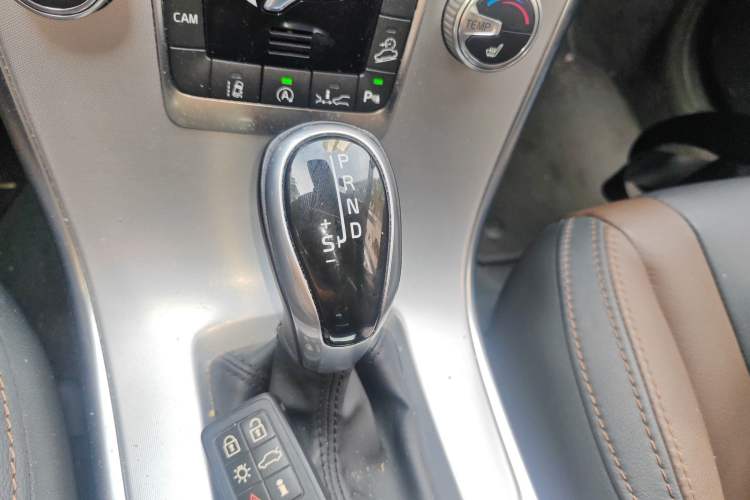 Used Volvo XC60 2017 T5 AWD Smart Range Edition
