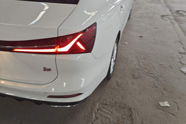 Used Roewe i5 2023 1.5L CVT Luxury Edition
