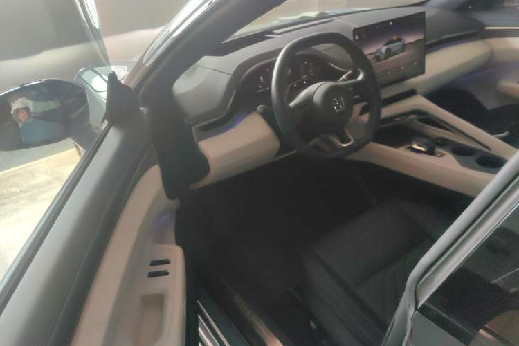 Used Zeekr 001 2025 YOU Edition 100 kWh All-Wheel Drive
