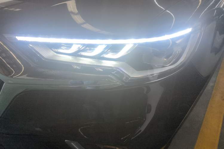 Used Hongqi HS5 2022 Revised Version 2.0T Smart Connect Flagship Edition