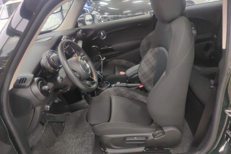 Used  MINI 2018 1.5T COOPER Classic Edition
