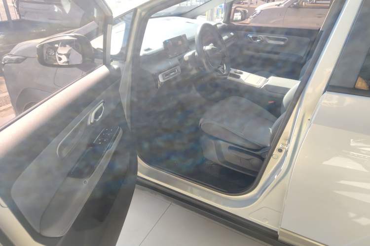 Used AION Y 2023 Younger