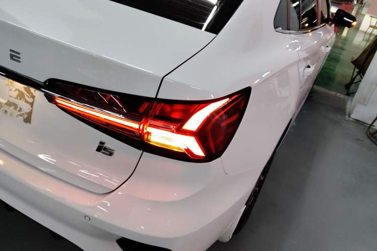 Used Roewe i5 2021 1.5L CVT Diamond Edition
