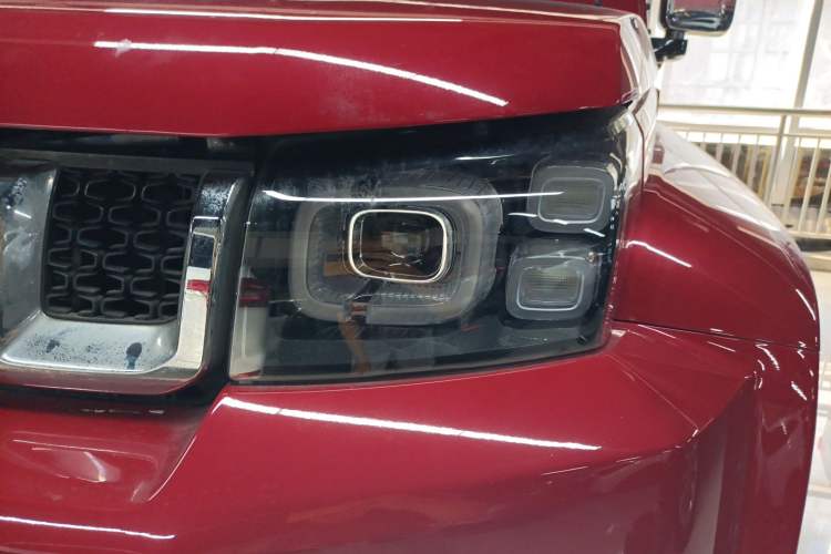 Used Beijing Auto BJ40 2023 2.0T Automatic Four-Wheel Drive Urban Hunter Edition Chivalrous Type
