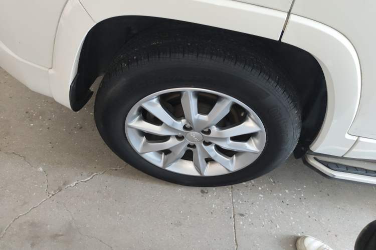 Used  Cherokee 2017 2.4L Professional Smart Edition
