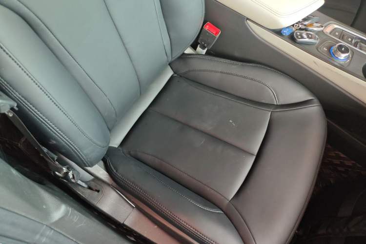 Used Buick Velite 6 2020 Plug-in Hybrid Connected Fashion Model
