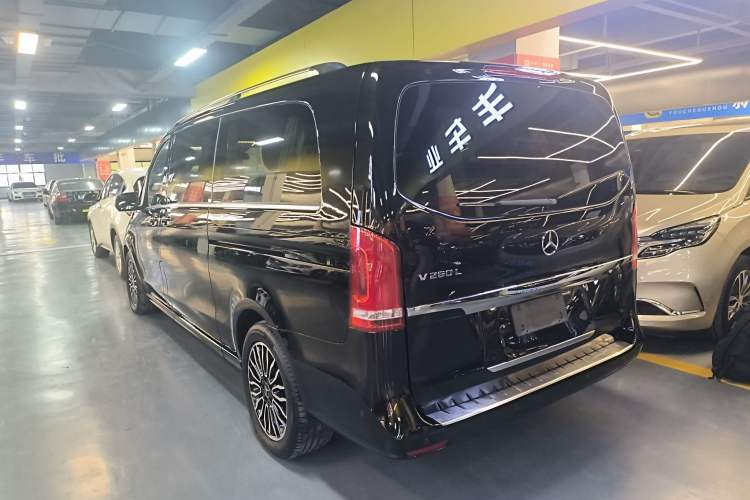 Used Mercedes-Benz V-Class 2017 V 260 L Prestige Extended Edition