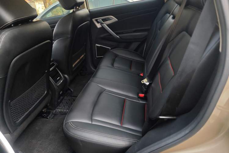 Used Geely Auto Emgrand X7 Sport 2018 1.8TD Automatic Two-Wheel Drive Smart Connect 4G Internet Edition
